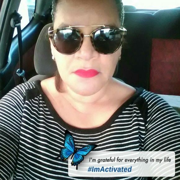 Meet your Posher, Lucia - Picture 1 of 1